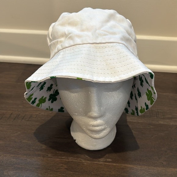 Celebrate It St. Patricks Day reversible Bucket Hat, cotton canvas - Picture 3 of 9